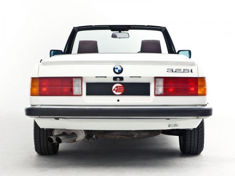  BMW 325i Convertible 1986 года  (UK) (фото 3 из 8)